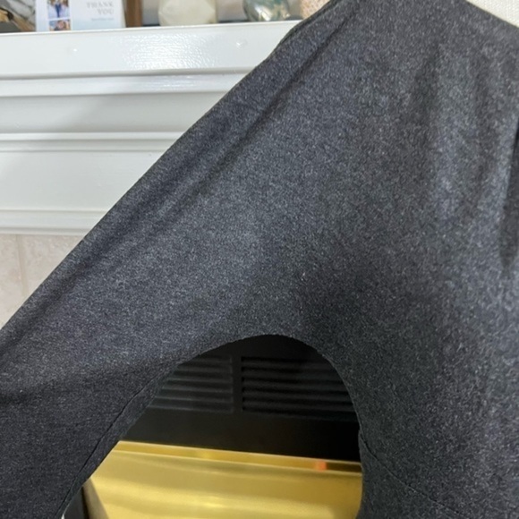 Trina Turk Three Quarter Sleeve Lined Gray Sheath Dress With Defined Waist - Picture 4 of 16